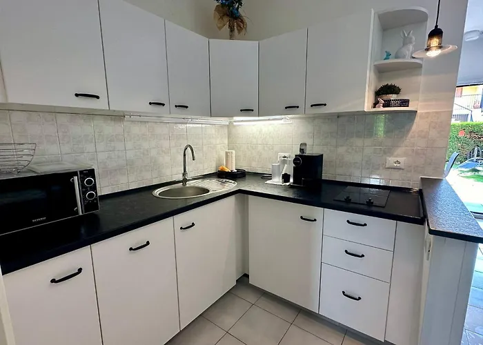 Nadine Apartman *