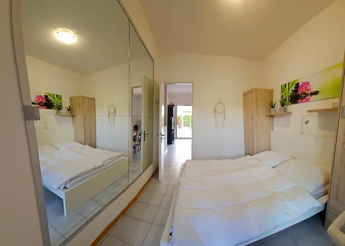 Nadine Apartman *