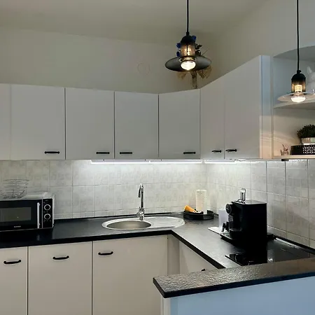 Nadine Apartment Cola (Verona)